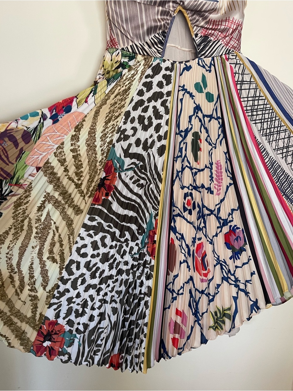 Anthropologie Geisha Designs Jacinta Pleated Satin Patchwork Print Midi Size 4 - Picture 10 of 11